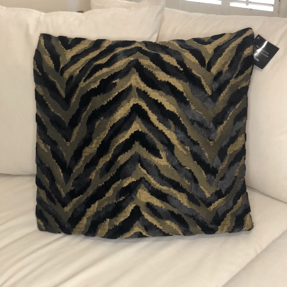 NWT Z Gallerie Pillow Cover 22”
